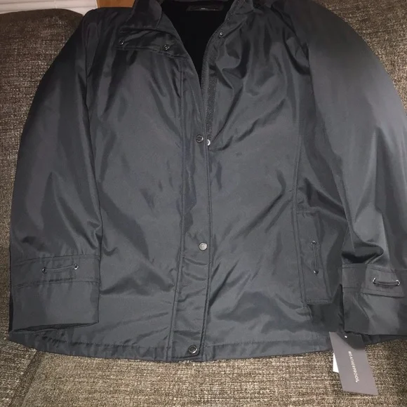 Weatherproof jacket - Picture 2 of 16